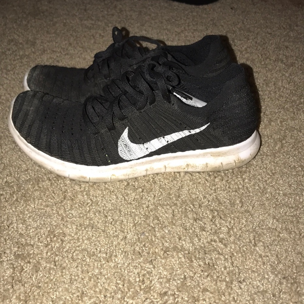 Nike tennis shoes